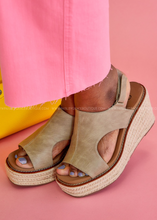 Load image into Gallery viewer, Freddie Wedges by Corkys - Taupe
