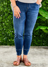Load image into Gallery viewer, Gia Glider Ankle Skinny Jeans by Liverpool - CHARLESTON - FINAL SALE
