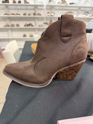 Dangerous 2 Western Style Chocolate Boots by Very G