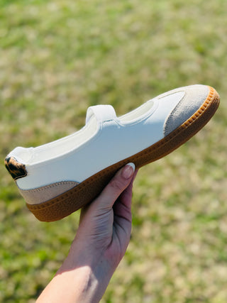 Calm Down by Corkys - White/Red