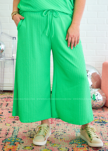 Natasha Textured Crop Pants - Green