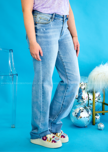 Mildred V-Front Waistband Straight Jeans by Judy Blue