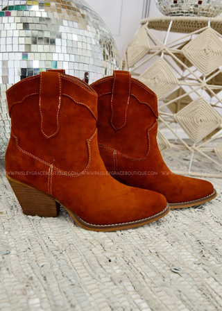 Deirdra Boots by Very G - Rust Suede