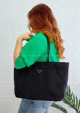 Load image into Gallery viewer, Smooth Style Tote Bag Set - 3 Colors
