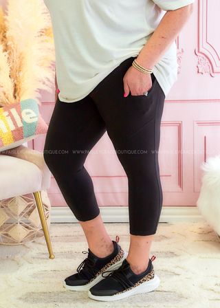 Madison Capri Leggings w/ Pockets - Black