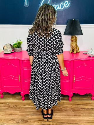 Black Quatrefoil Print Maxi Dress