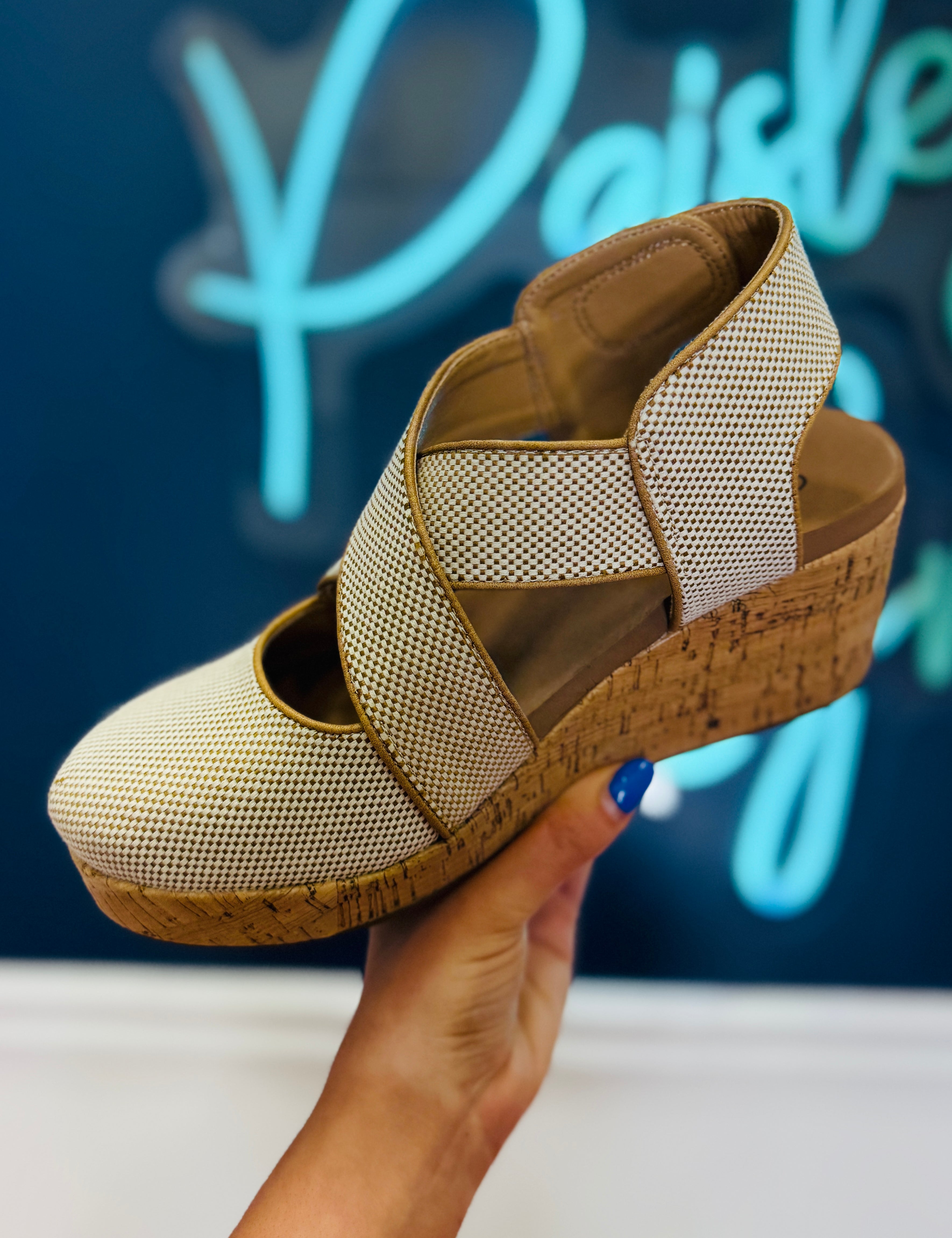Case Closed Caramel Combo Wedges by Corkys