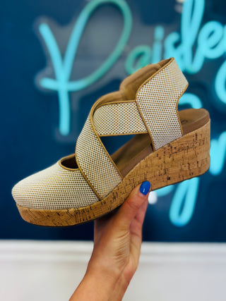 Case Closed Caramel Combo Wedges by Corkys