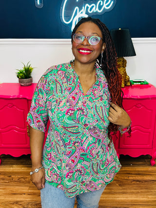 Dear Scarlett Lizzy Breeze Top - Kelly Green Paisley