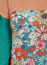 Load image into Gallery viewer, Retro and Ribbed Floral Color Block Top
