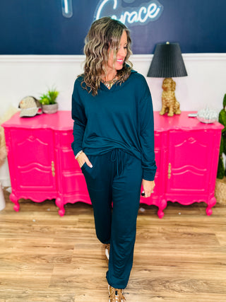 Dear Scarlett Travel Weekend Set In Hunter Green