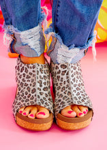Load image into Gallery viewer, Carley Wedges By Corkys - Silver Leopard
