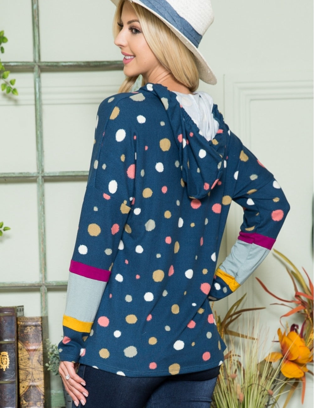 Amorina Hoodie - 2 Colors