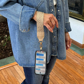 Clip & Go Strap w/Zippered Pouch Classic (Verify)