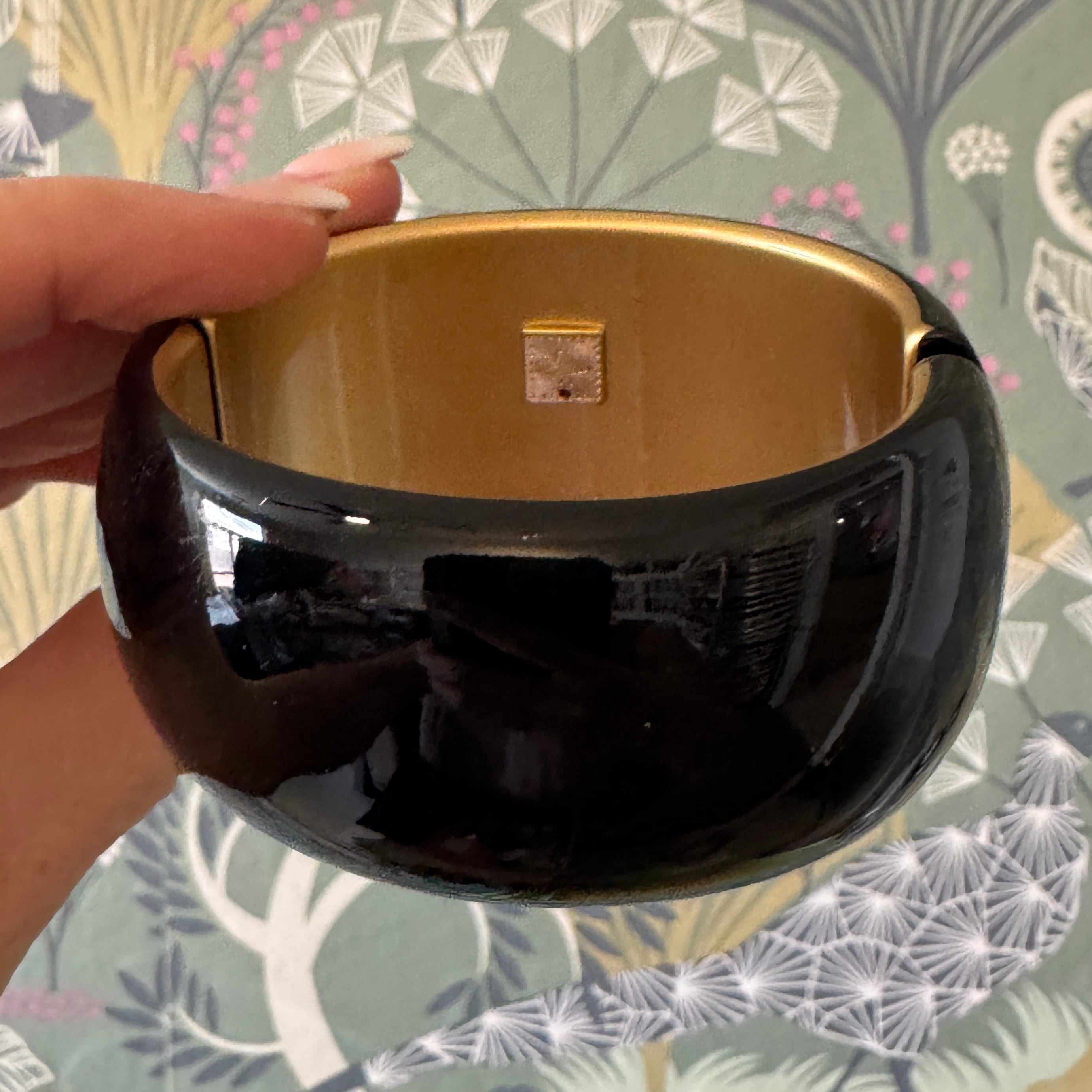 Blackout Queen Bee Gold Lining - Vintage Lucite Clamper Bracelet