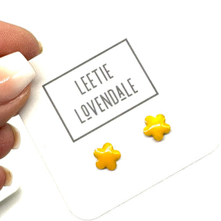 DEAL - Yellow Daisy Studs - Little Deadstock Vintage Enamel Stud Earrings