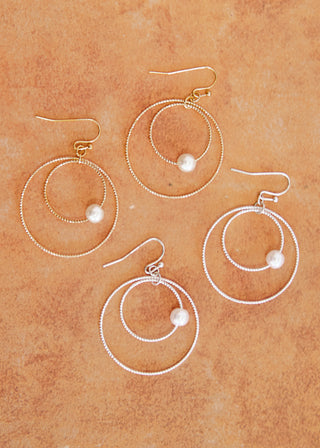 Lindsey Circle Pearl Earrings - 2 Colors