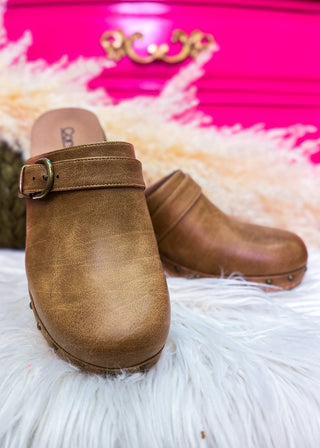 Who Knew by Corkys - Tan