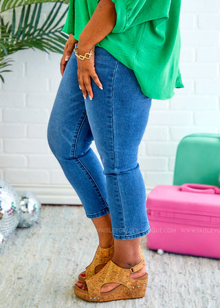 High Rise Cool Denim Pull On Capri Jeans