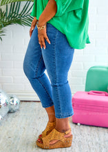 Load image into Gallery viewer, High Rise Cool Denim Pull On Capri Jeans
