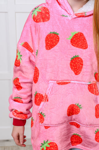 Kids Oversized Hoodie Blanket in Strawberry