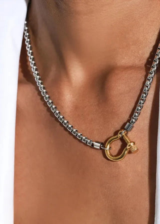 Horse Shoe Chain Link Necklace