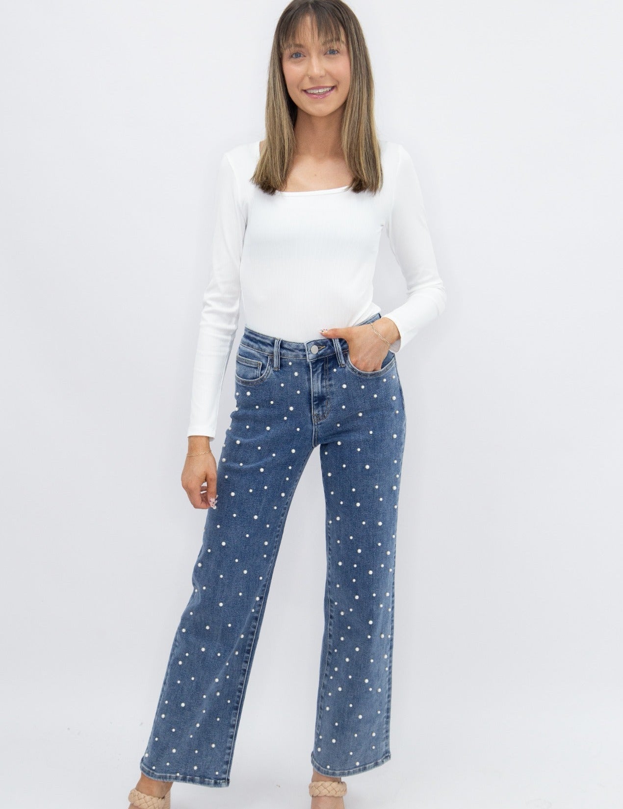 Straight-Leg Jeans with Pearls Studs