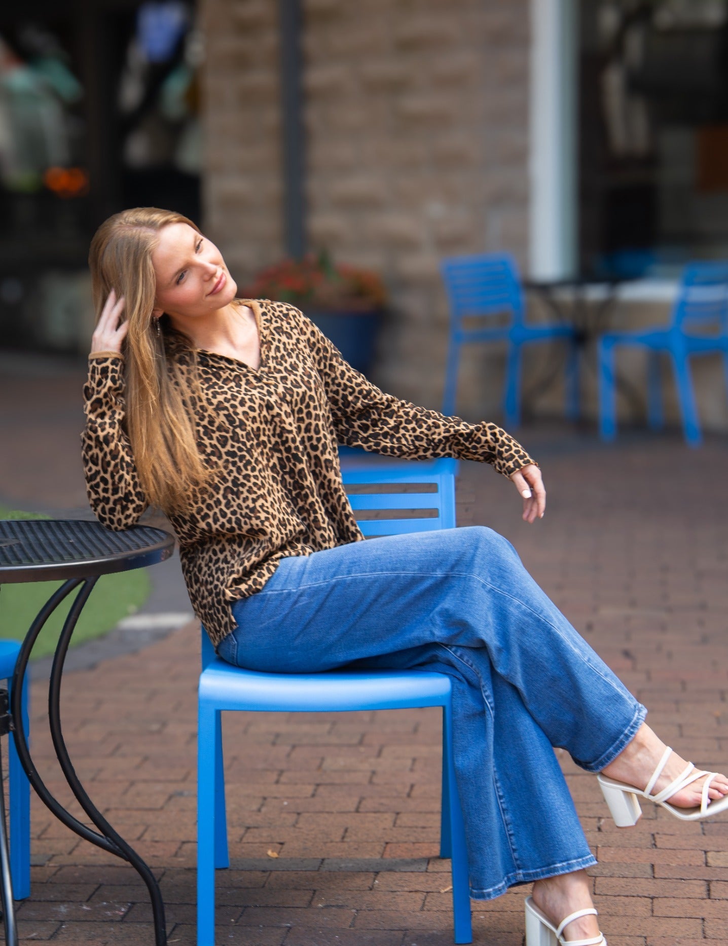 V-Neck Collared Pullover - Leopard