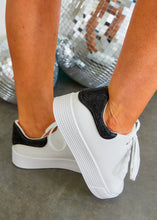Load image into Gallery viewer, Wesley Sneakers - White/Black - FINAL SALE
