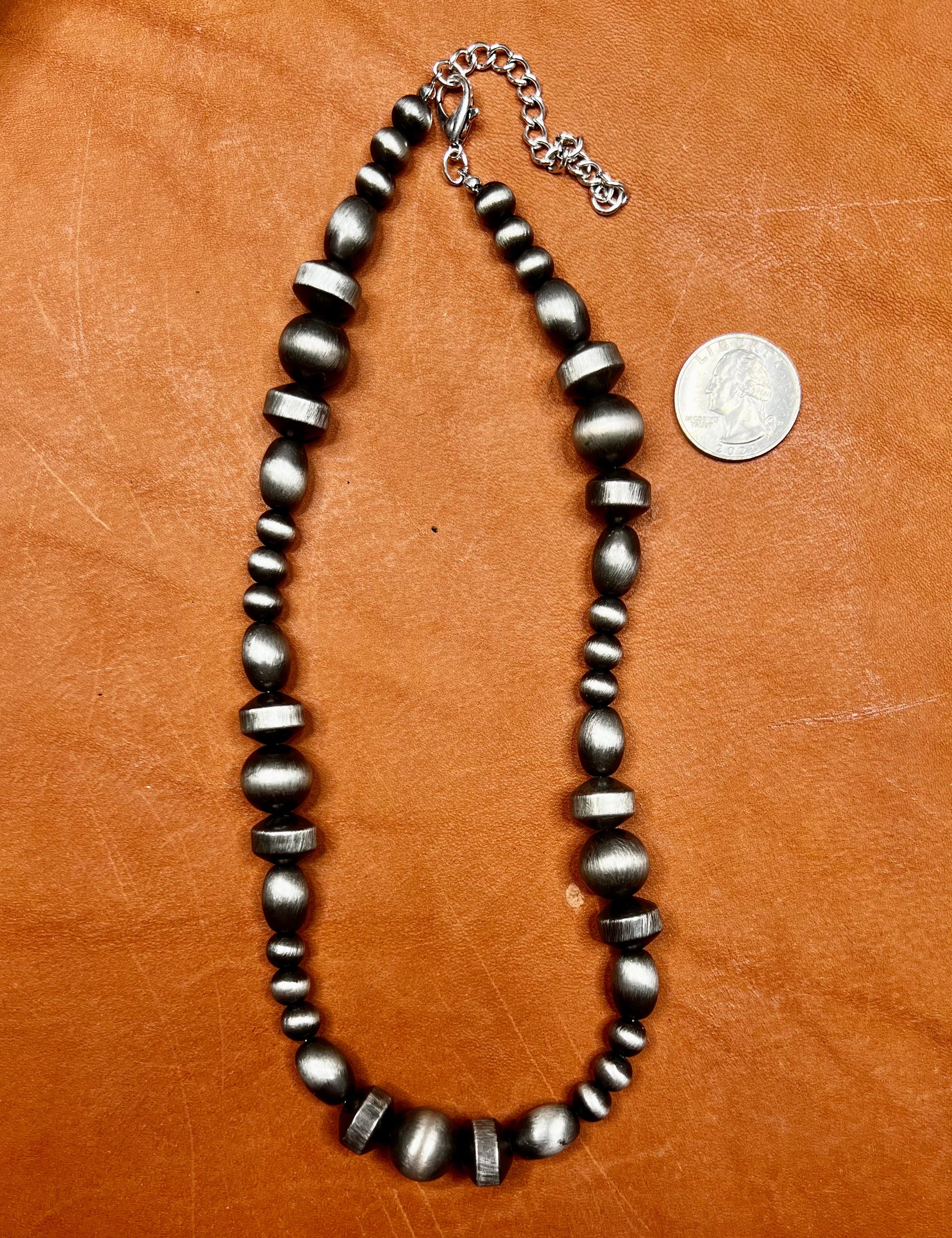 Amarillo Short Necklace