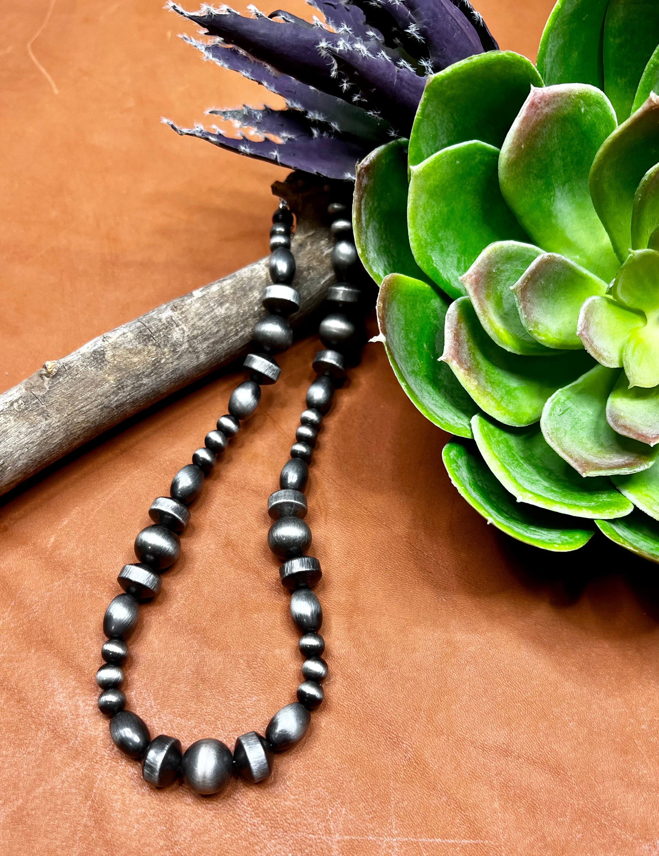 Amarillo Short Necklace