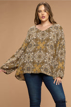 Load image into Gallery viewer, Susie Top - 2 Colors  - FINAL SALE
