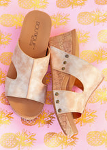 Load image into Gallery viewer, Oasis Wedges by Corkys - Gold Metallic
