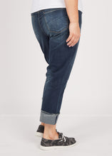 Load image into Gallery viewer, Mattie Capri Jeans - FINAL SALE
