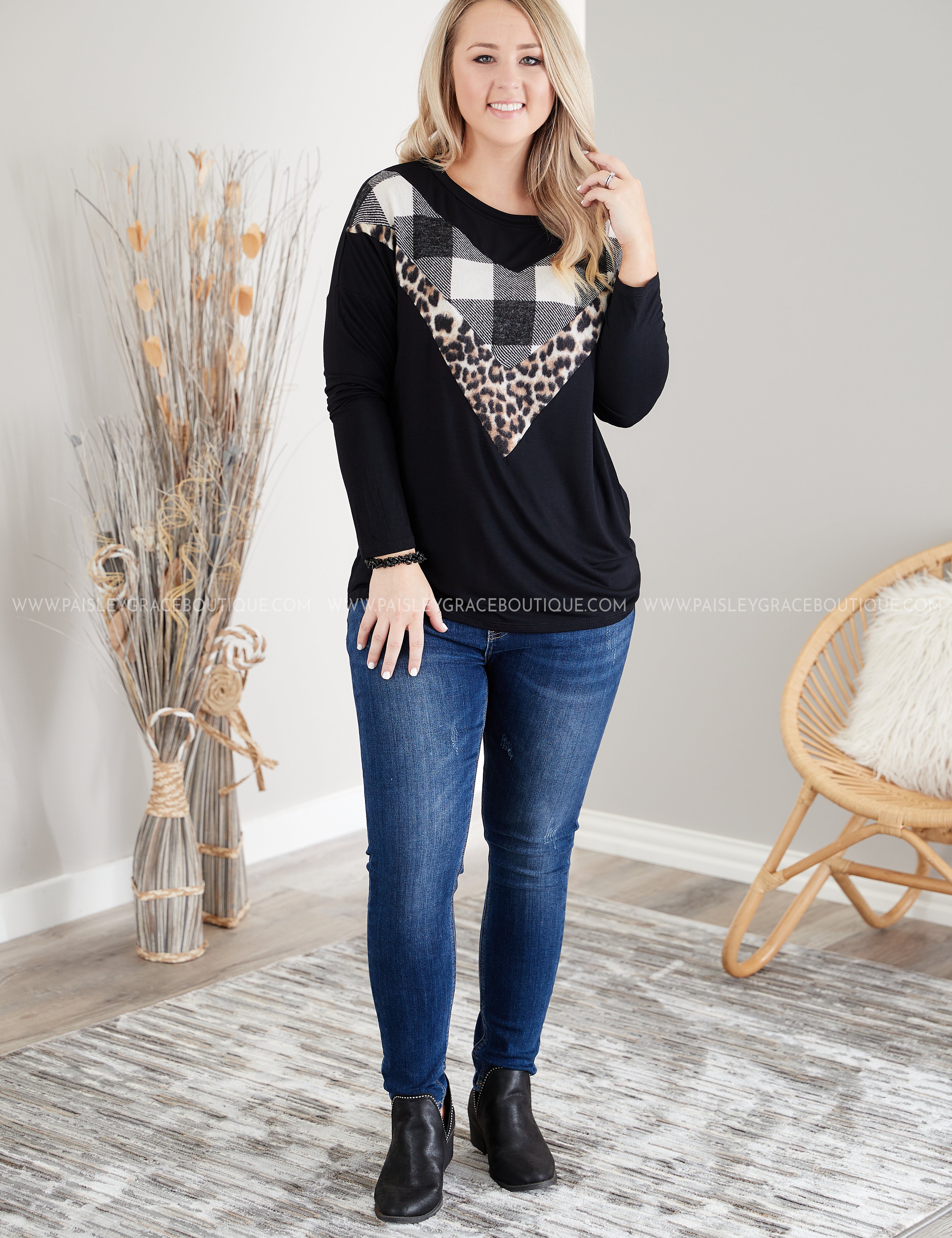 Mountain Roads Top- IVORY - LAST ONES FINAL SALE
