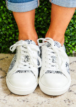 Load image into Gallery viewer, Darcy Sneaker - WHITE - FINAL SALE
