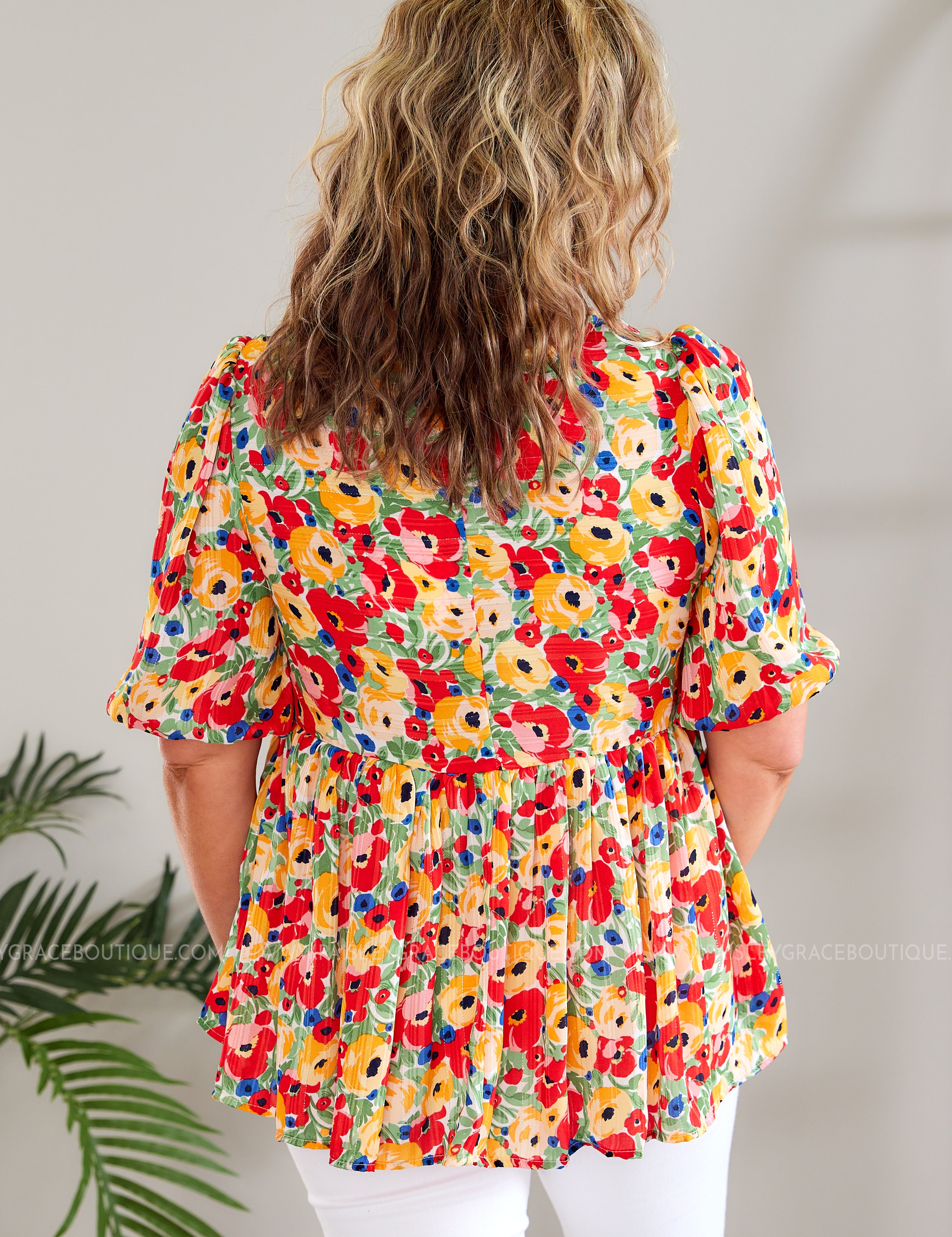 Romance Awaits Top* FINAL SALE *