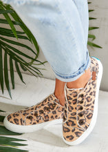 Load image into Gallery viewer, Play Sneaker by Blowfish - Natural Kitty - FINAL SALE
