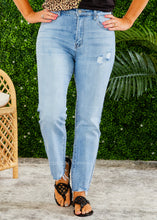 Load image into Gallery viewer, Rheanne Jeans by Risen
