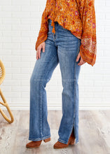 Load image into Gallery viewer, Kathleen Jeans by Risen - FINAL SALE

