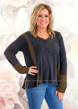 Load image into Gallery viewer, Cordelia Top - 2 Colors - FINAL SALE CLEARANCE
